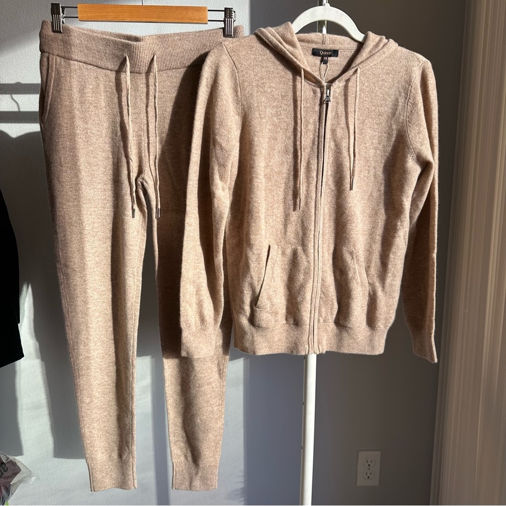 *SOLD* NWT Full Set Quince Mongolian 100% Cashmere Oatmeal Zip Hoodies + Joggers - Picture 3 of 15